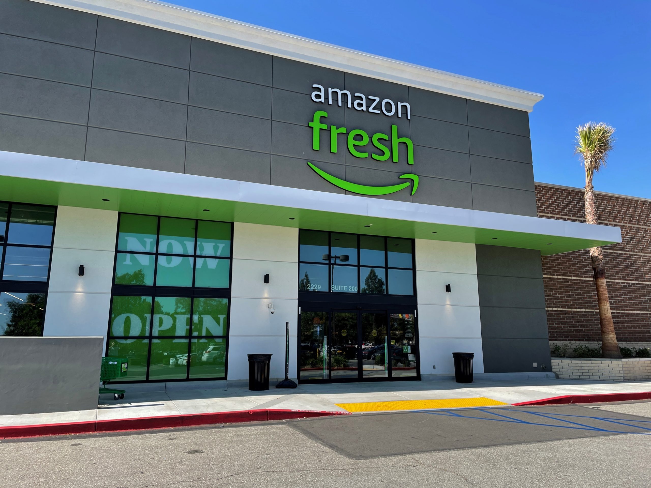 Brad S Blog Hey Alexa Will Amazon Fresh Reshape The Grocery Business   Amazon2 Scaled 